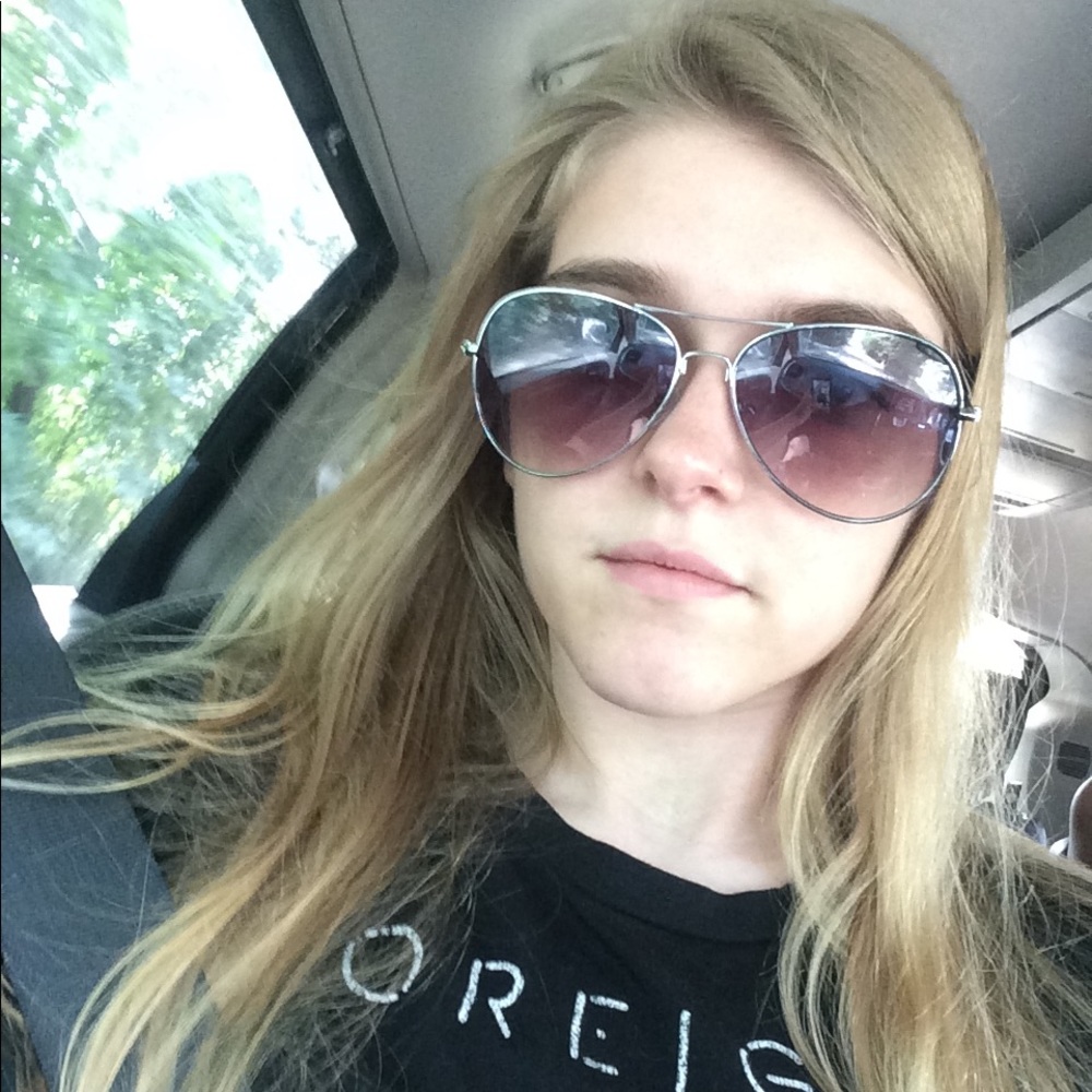 Meet your Posher, Jessica